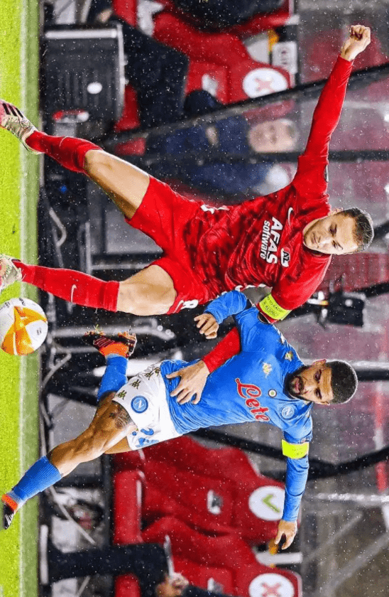 进攻容易陷 进攻容易陷