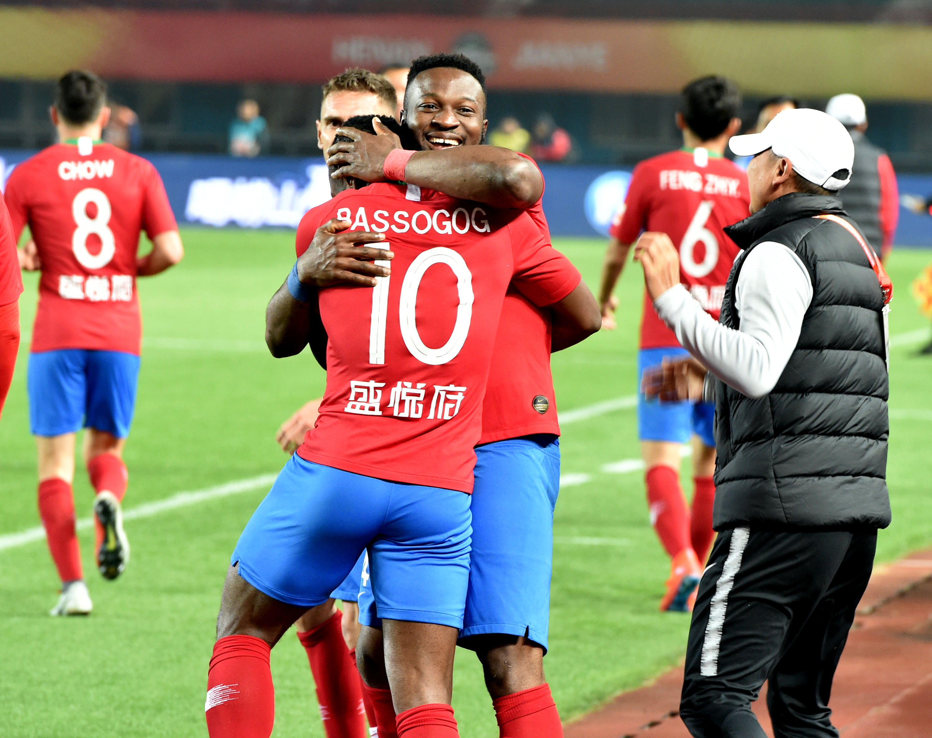 他用一次次 他用一次次